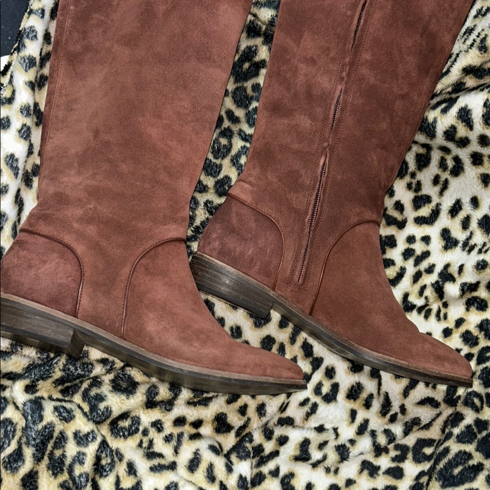 UGG Daley Brown Suede. Boots With Dust-bag in Box. - Picture 6 of 15